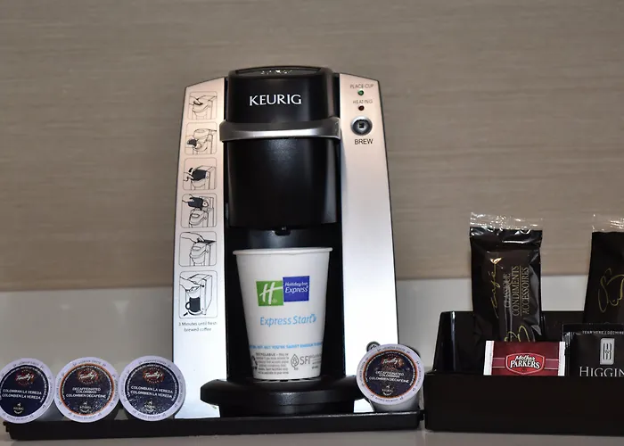 Holiday Inn Express Golden-Kicking Horse By Ihg